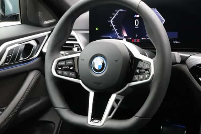 BMW i4 (2026) thumbnail 24