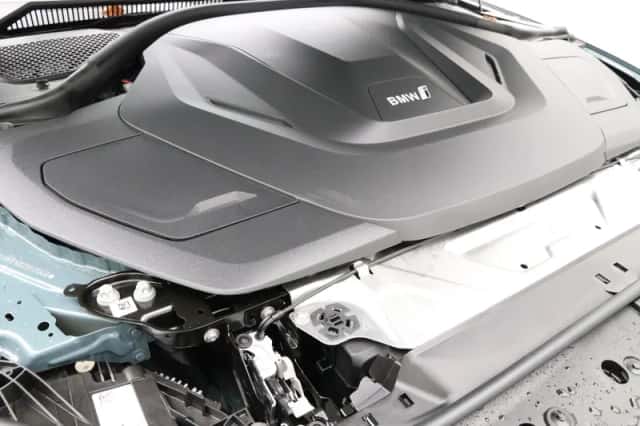 BMW i4 (2026) thumbnail 25