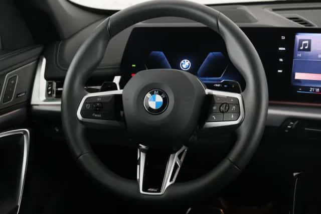 BMW X1 (2025) thumbnail 2