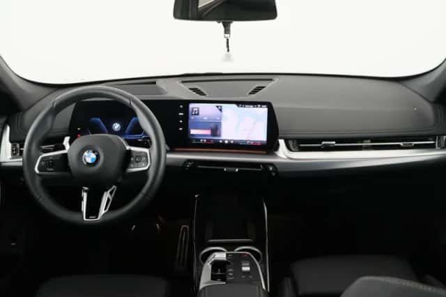 BMW X1 (2025) thumbnail 14