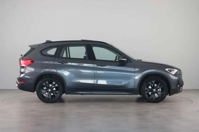 BMW X1 (2022) thumbnail 9