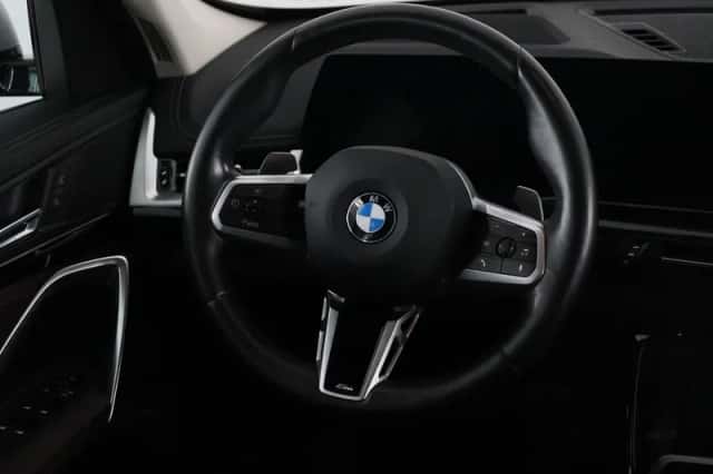 BMW X1 (2022) thumbnail 2