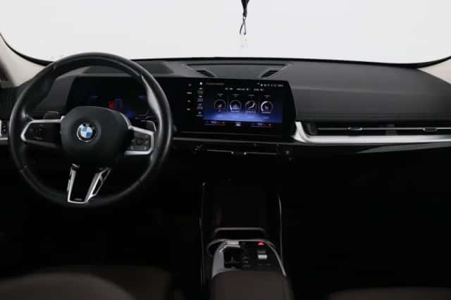 BMW X1 (2022) thumbnail 14