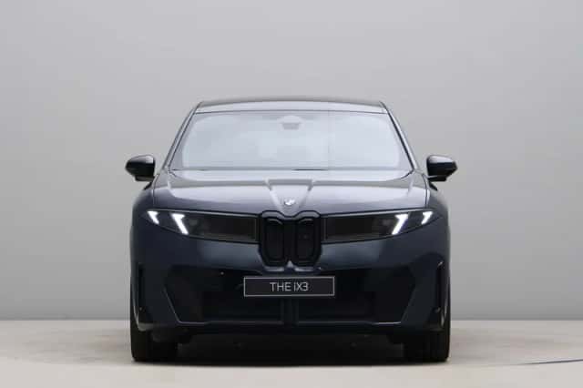 BMW iX3 (2026) thumbnail 2