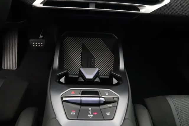 BMW iX3 (2026) thumbnail 16