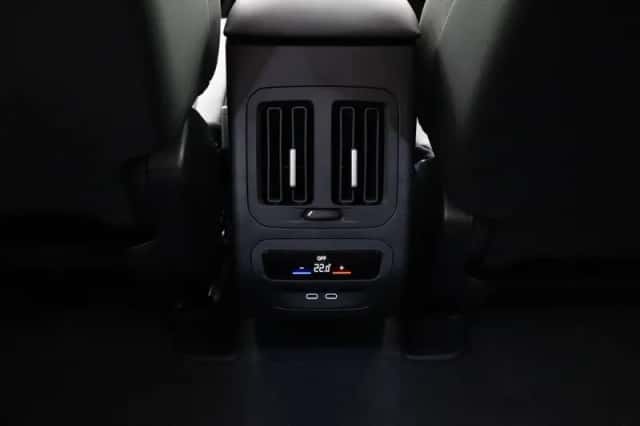 BMW iX3 (2026) thumbnail 30