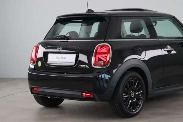 MINI Electric (2022) thumbnail 18