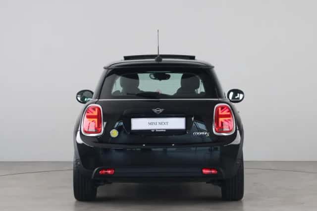 MINI Electric (2022) thumbnail 10