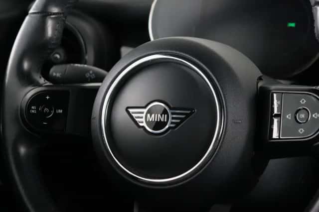 MINI Electric (2021) thumbnail 3