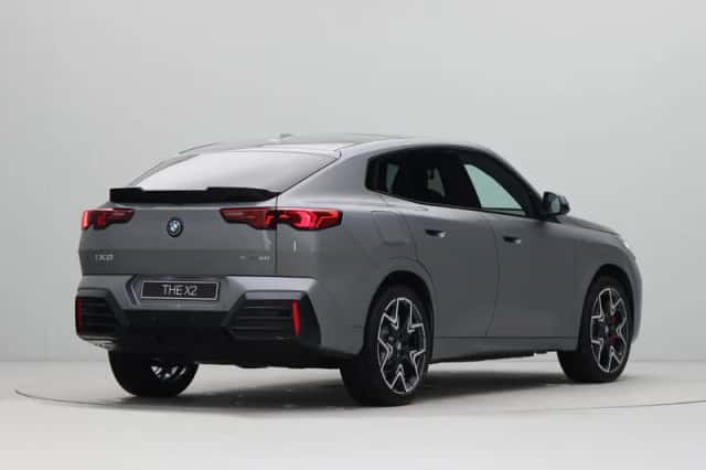 BMW iX2 (2026) thumbnail 5
