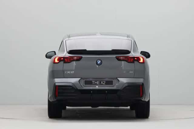 BMW iX2 (2026) thumbnail 6