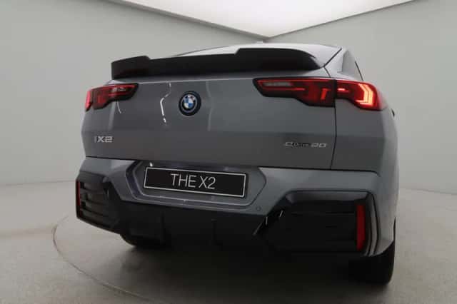 BMW iX2 (2026) thumbnail 9