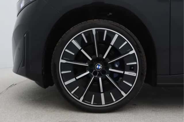 BMW iX3 (2026) thumbnail 11
