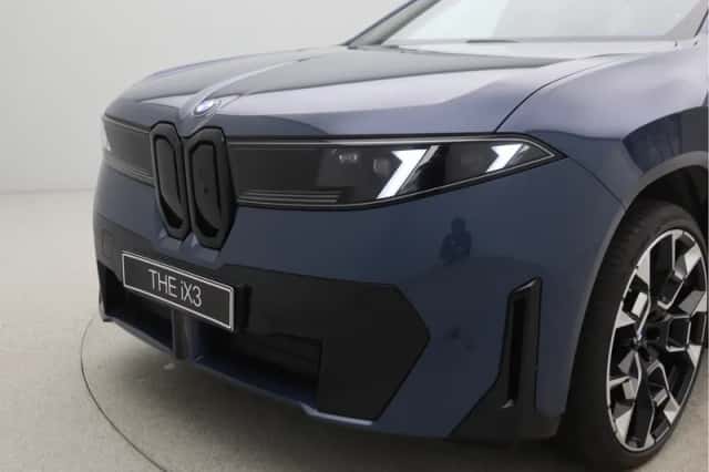 BMW iX3 (2026) thumbnail 11
