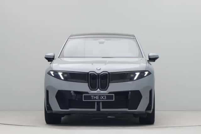 BMW iX3 (2026) thumbnail 2
