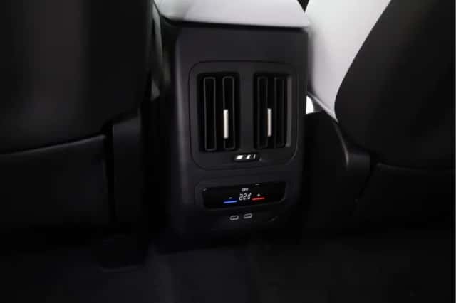 BMW iX3 (2026) thumbnail 15