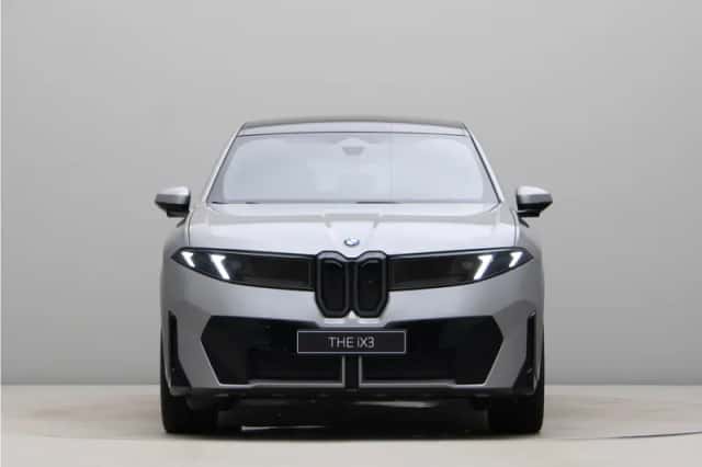 BMW iX3 (2026) thumbnail 2