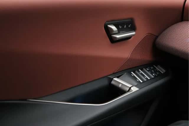 BMW iX3 (2026) thumbnail 18