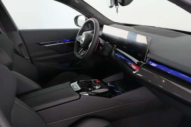 BMW M5 (2026) thumbnail 32