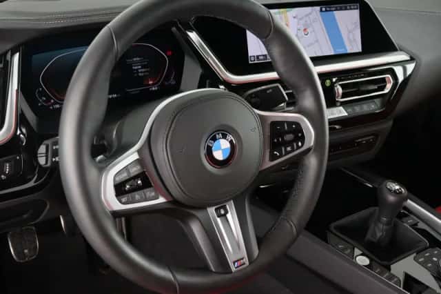 BMW Z4 (2025) thumbnail 2