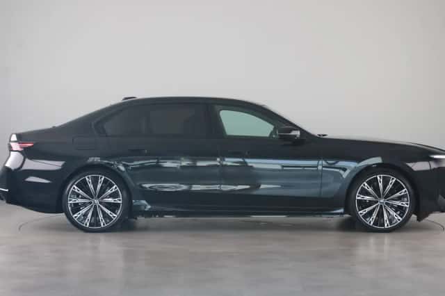 BMW i7 (2026) thumbnail 4
