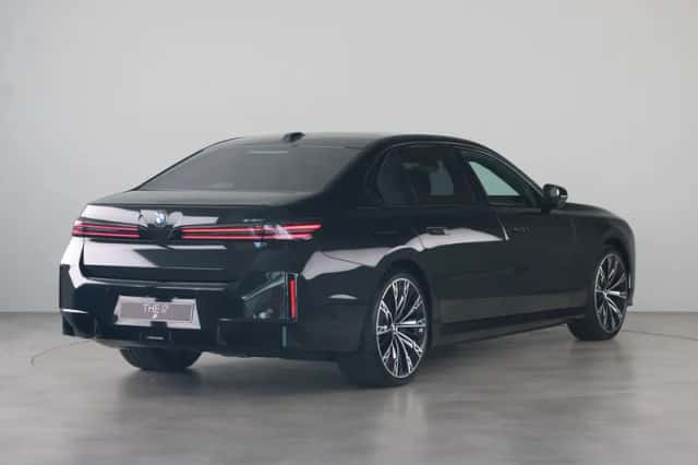 BMW i7 (2026) thumbnail 5