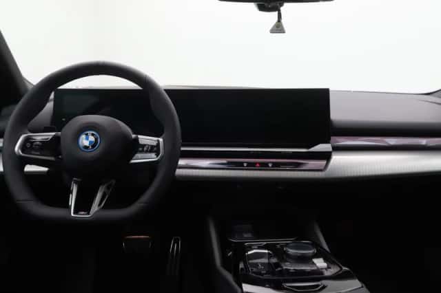 BMW i5 (2026) thumbnail 15