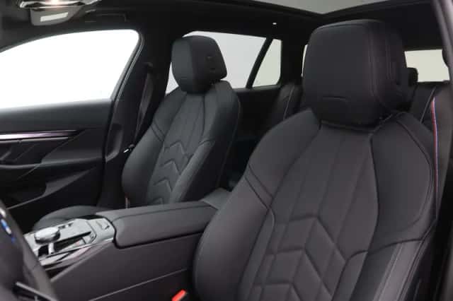 BMW i5 (2026) thumbnail 17