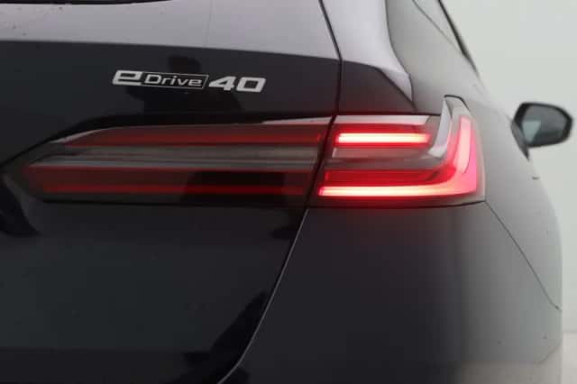 BMW i5 (2026) thumbnail 10