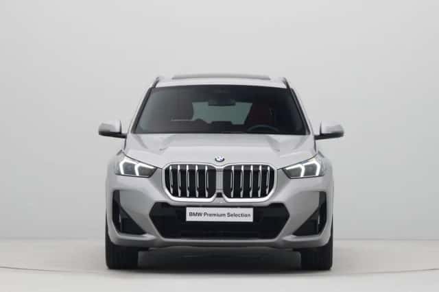 BMW X1 (2024) thumbnail 2