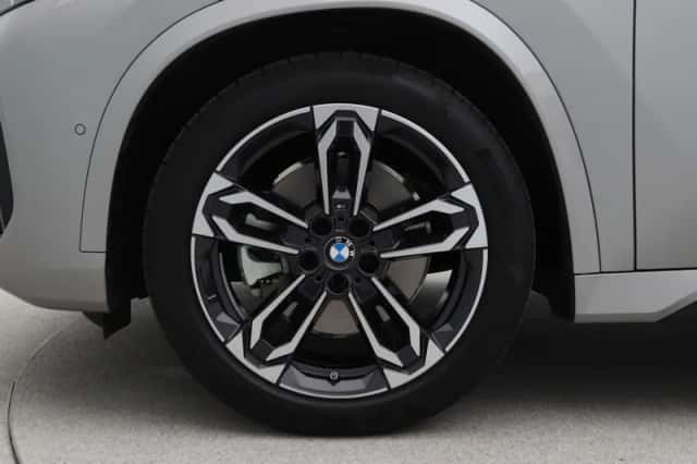 BMW X1 (2024) thumbnail 11