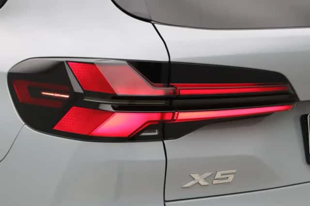 BMW X5 (2025) thumbnail 12