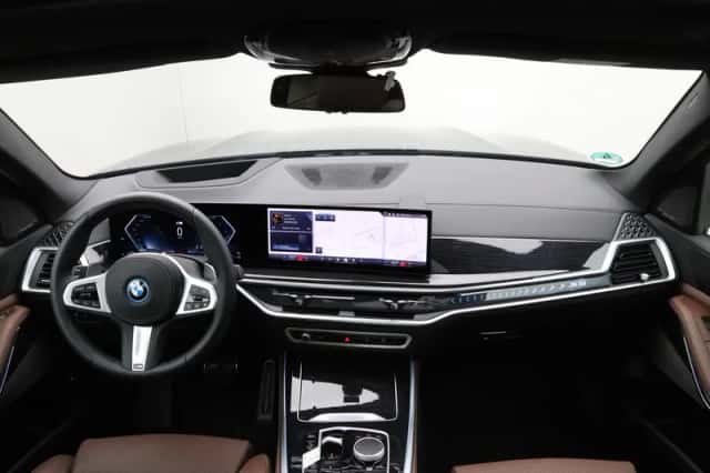 BMW X5 (2025) thumbnail 13