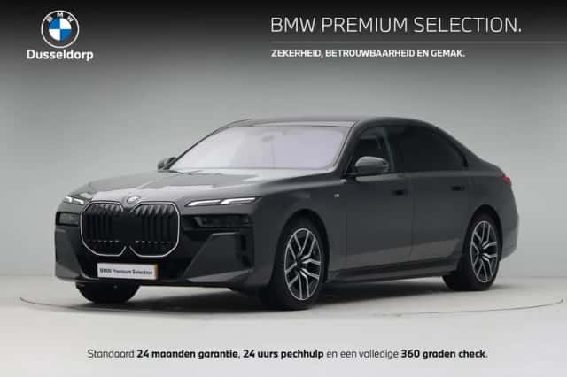BMW i7 (2025) thumbnail 1