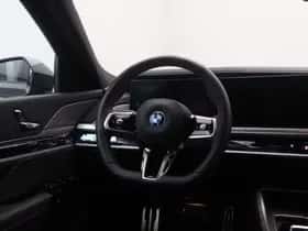 BMW i7 (2025) thumbnail 2