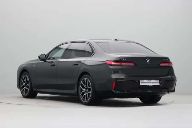BMW i7 (2025) thumbnail 11