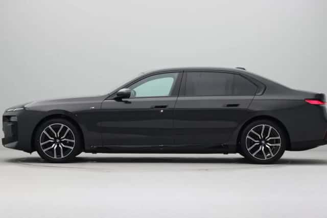 BMW i7 (2025) thumbnail 12