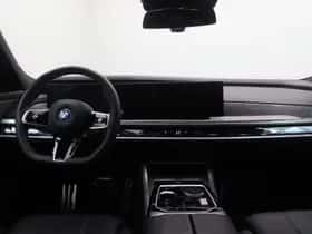 BMW i7 (2025) thumbnail 13