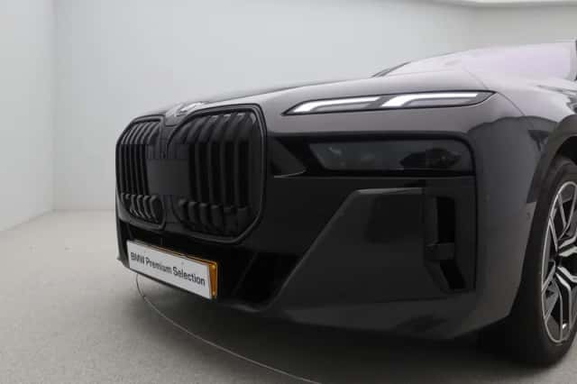 BMW i7 (2025) thumbnail 21