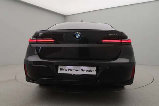 BMW i7 (2025) thumbnail 23