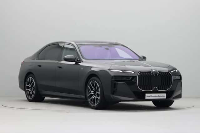 BMW i7 (2025) thumbnail 7