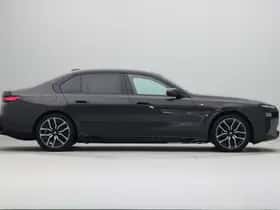 BMW i7 (2025) thumbnail 8
