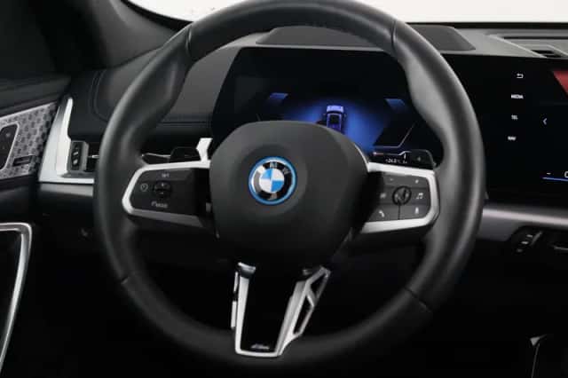 BMW X1 (2025) thumbnail 2