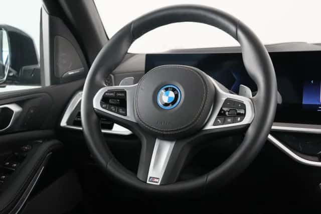 BMW X5 (2025) thumbnail 2