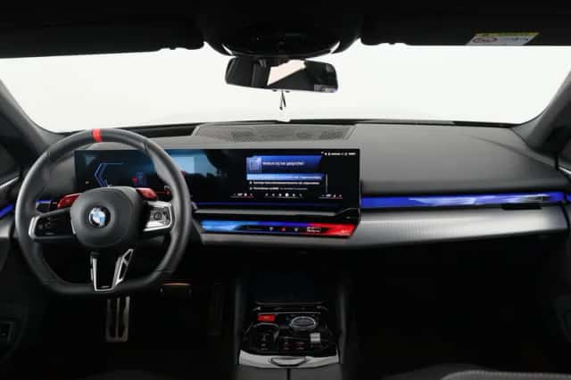 BMW M5 (2025) thumbnail 15