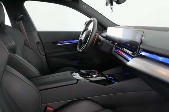 BMW M5 (2025) thumbnail 16
