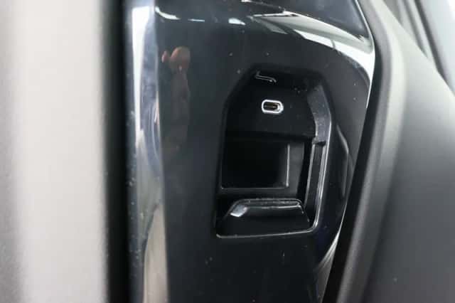 BMW M5 (2025) thumbnail 37