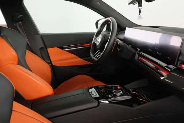 BMW M5 (2025) thumbnail 16