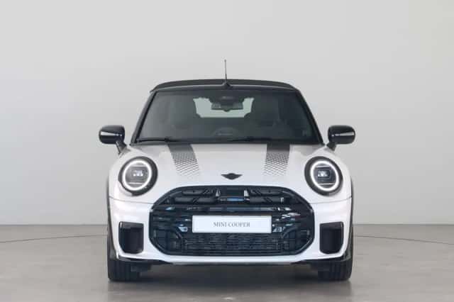MINI Cabrio (2026) thumbnail 2