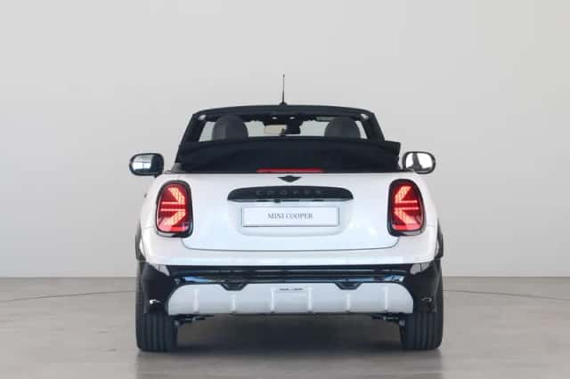 MINI Cabrio (2026) thumbnail 12